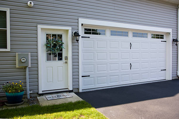 24/7 Emergency Garage Door Panel Replacement experts in River Edge, NJ